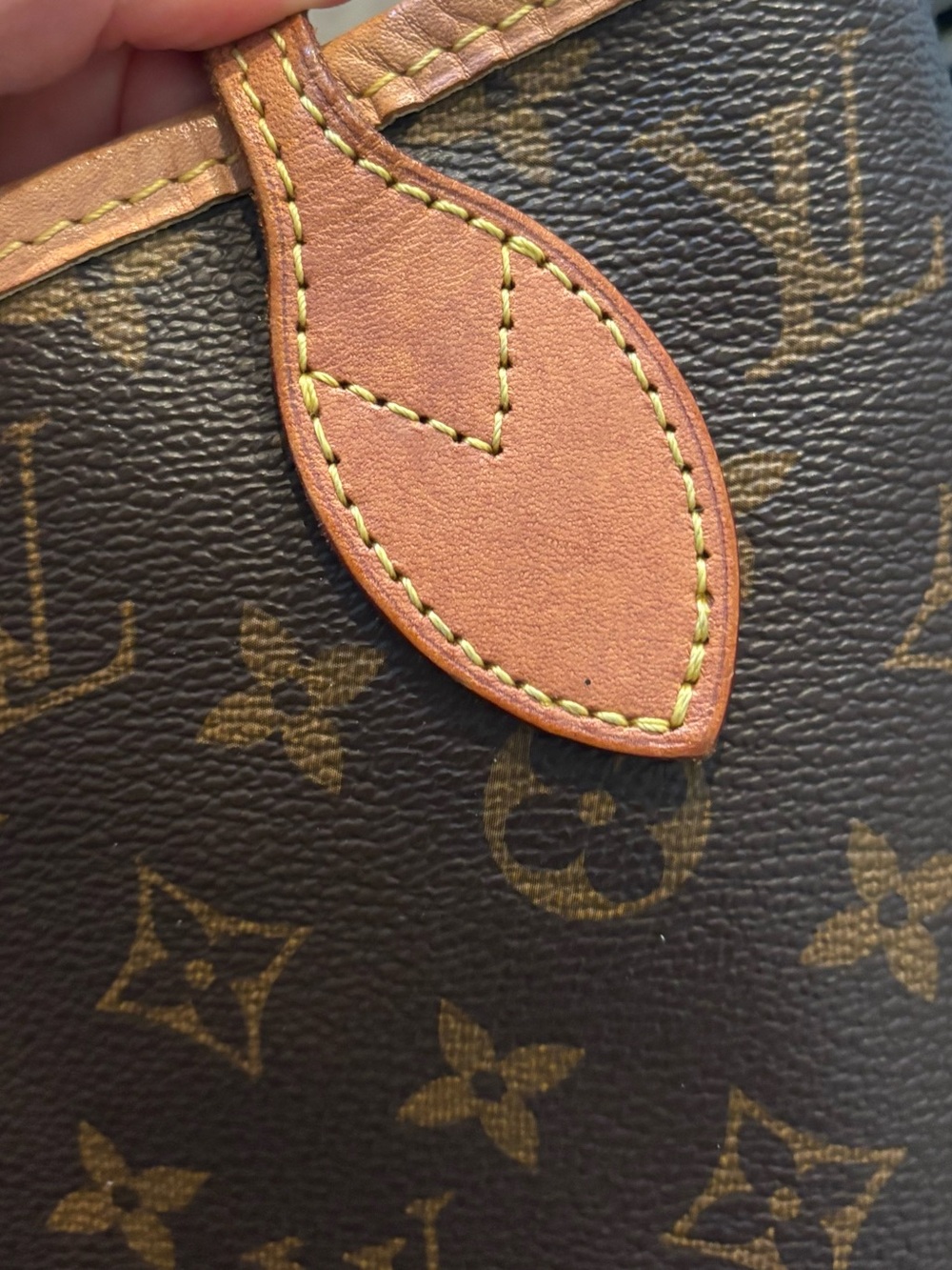 Louis Vuitton Monogram Canvas Neverfull MM Tote with Matching wristlet - Picture 10 of 12